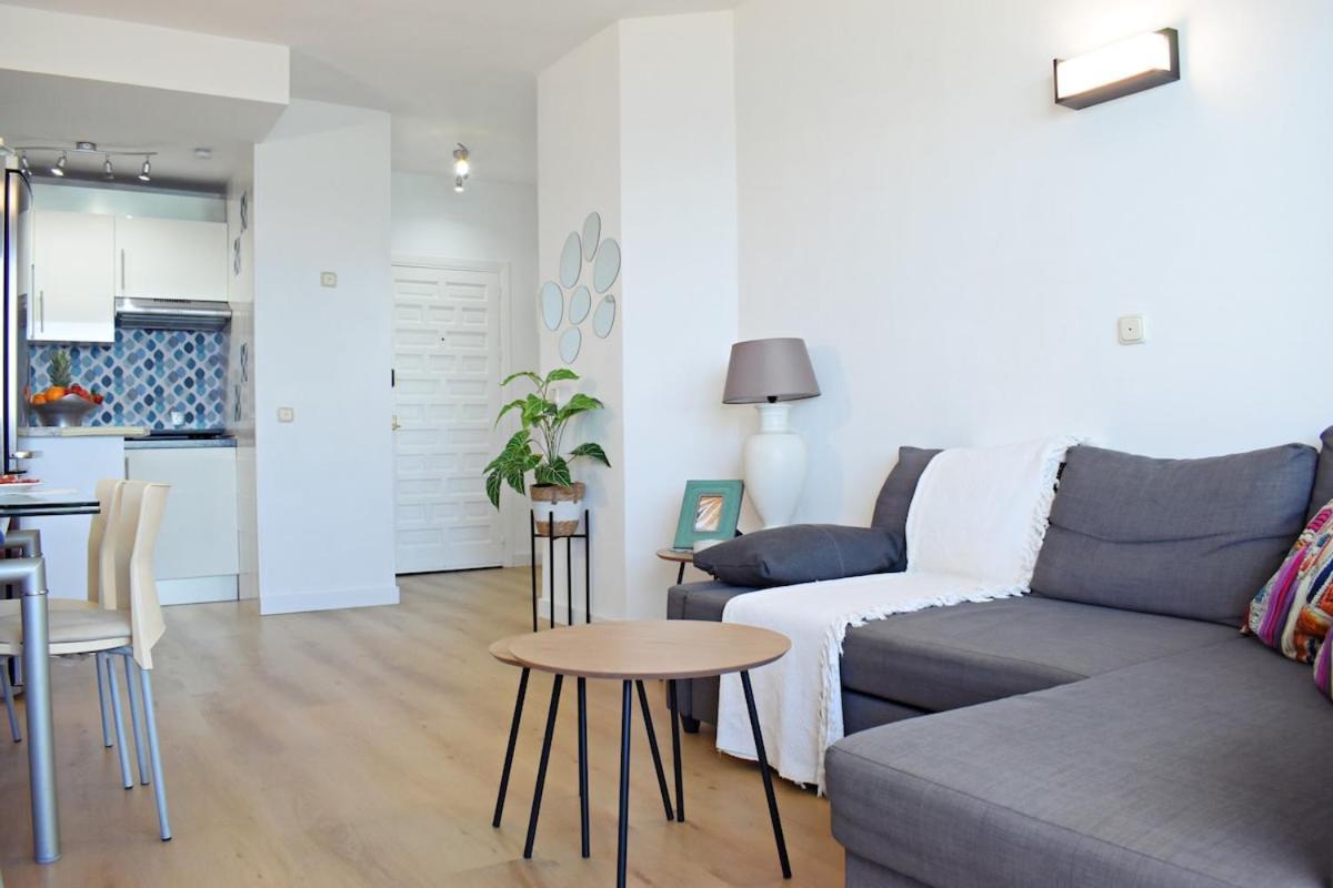 Apartamento Beautiful Flat In Benalbeach In Front Of The Sea Benalmádena